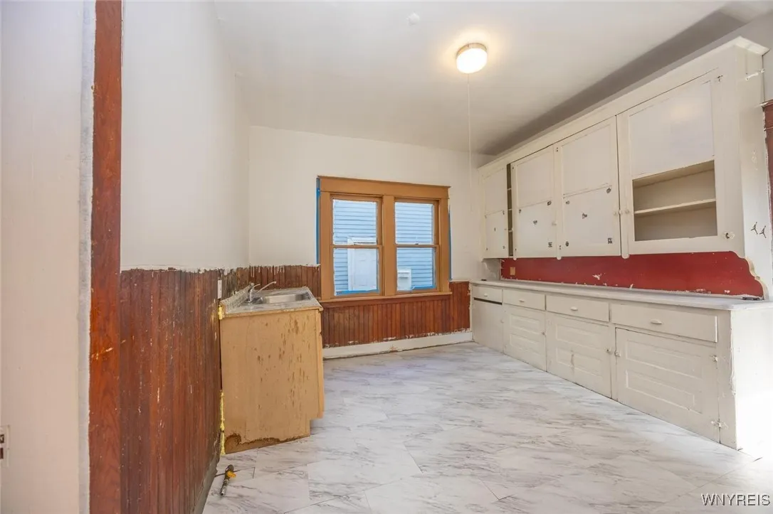 154 Hagen Street, Buffalo, New York 14215, Buffalo, New York 14215, 7 Bedrooms Bedrooms, ,2 BathroomsBathrooms,Residential,For Sale,154 Hagen Street, Buffalo, New York 14215,0,B1646659