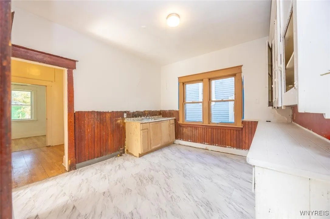 154 Hagen Street, Buffalo, New York 14215, Buffalo, New York 14215, 7 Bedrooms Bedrooms, ,2 BathroomsBathrooms,Residential,For Sale,154 Hagen Street, Buffalo, New York 14215,0,B1646659