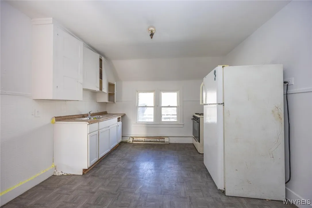 154 Hagen Street, Buffalo, New York 14215, Buffalo, New York 14215, 7 Bedrooms Bedrooms, ,2 BathroomsBathrooms,Residential,For Sale,154 Hagen Street, Buffalo, New York 14215,0,B1646659