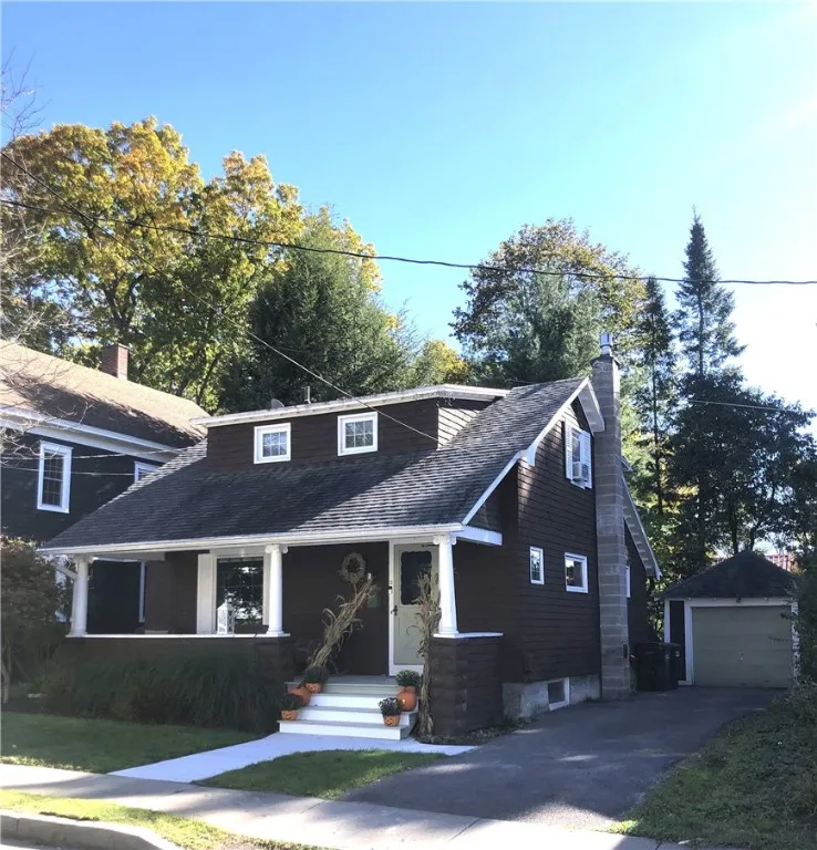 4 Irving Place, Oneonta, New York 13820, Oneonta, New York 13820, 3 Bedrooms Bedrooms, 9 Rooms Rooms,1 BathroomBathrooms,Residential,Closed,4 Irving Place, Oneonta, New York 13820,0,R1646709