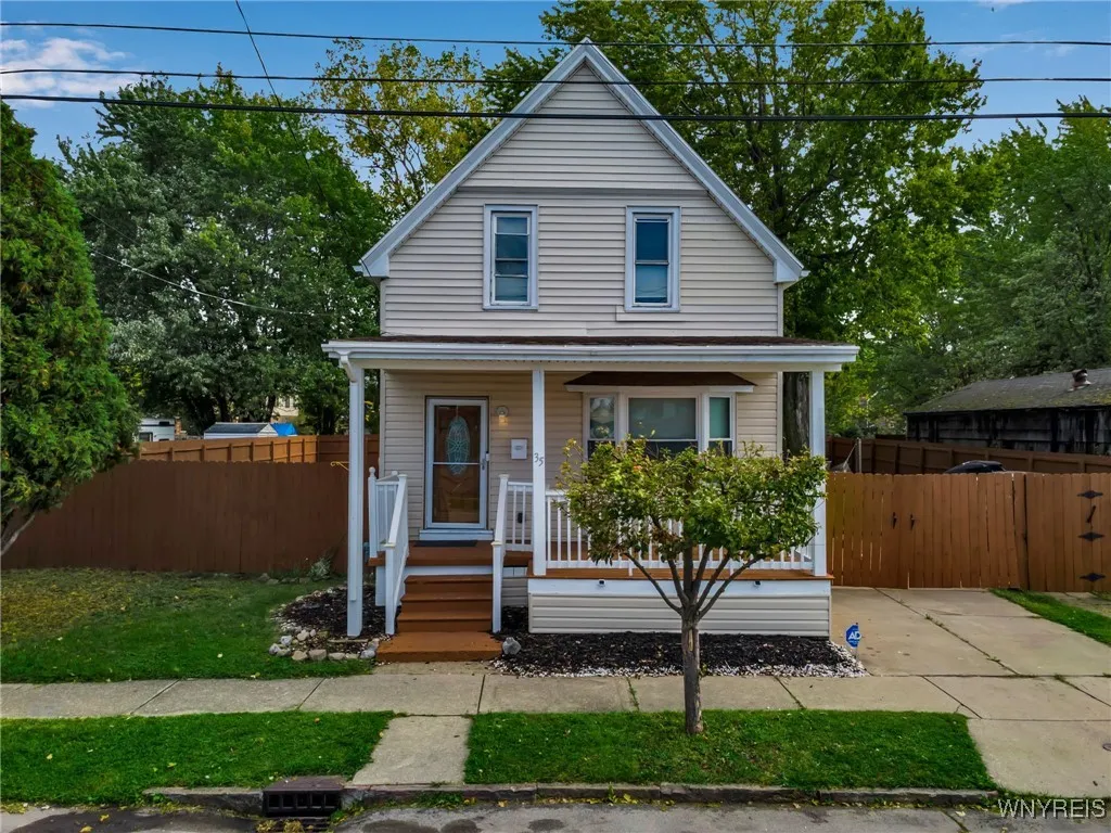 35 Walter Street, Buffalo, New York 14210, Buffalo, New York 14210, 4 Bedrooms Bedrooms, 8 Rooms Rooms,1 BathroomBathrooms,Residential,For Sale,35 Walter Street, Buffalo, New York 14210,0,B1646530