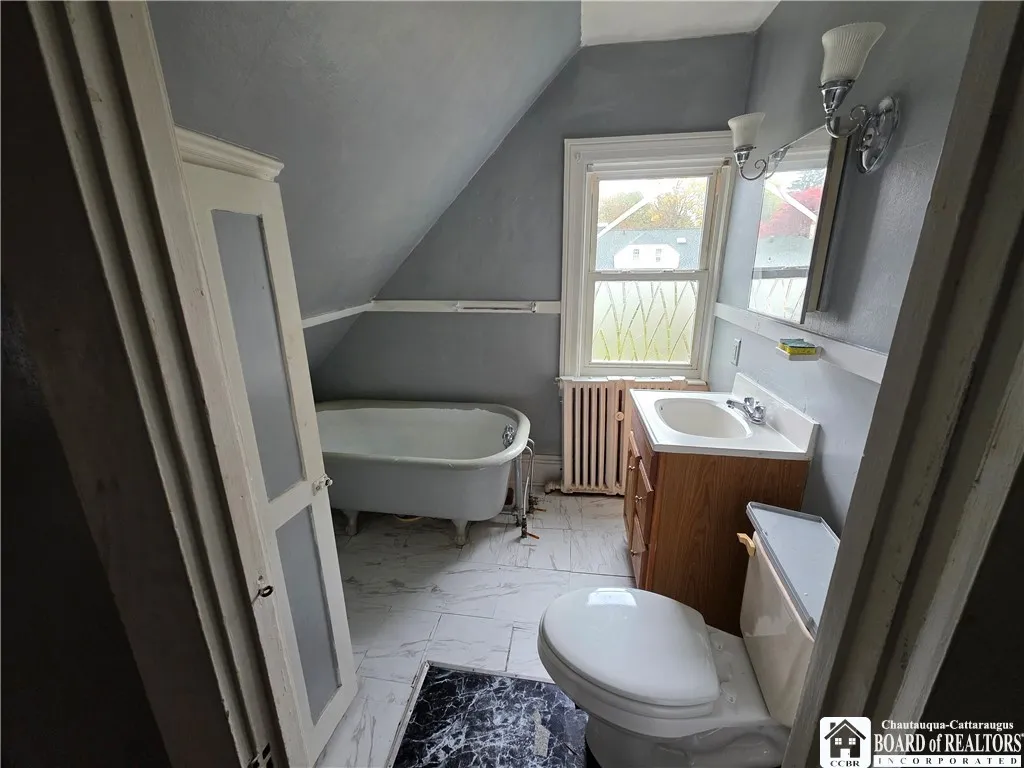 329 Crossman Street, Jamestown, New York 14701, Jamestown, New York 14701, 1 Bedroom Bedrooms, 3 Rooms Rooms,1 BathroomBathrooms,Residential Lease,For Rent,329 Crossman Street, Jamestown, New York 14701,0,R1646763