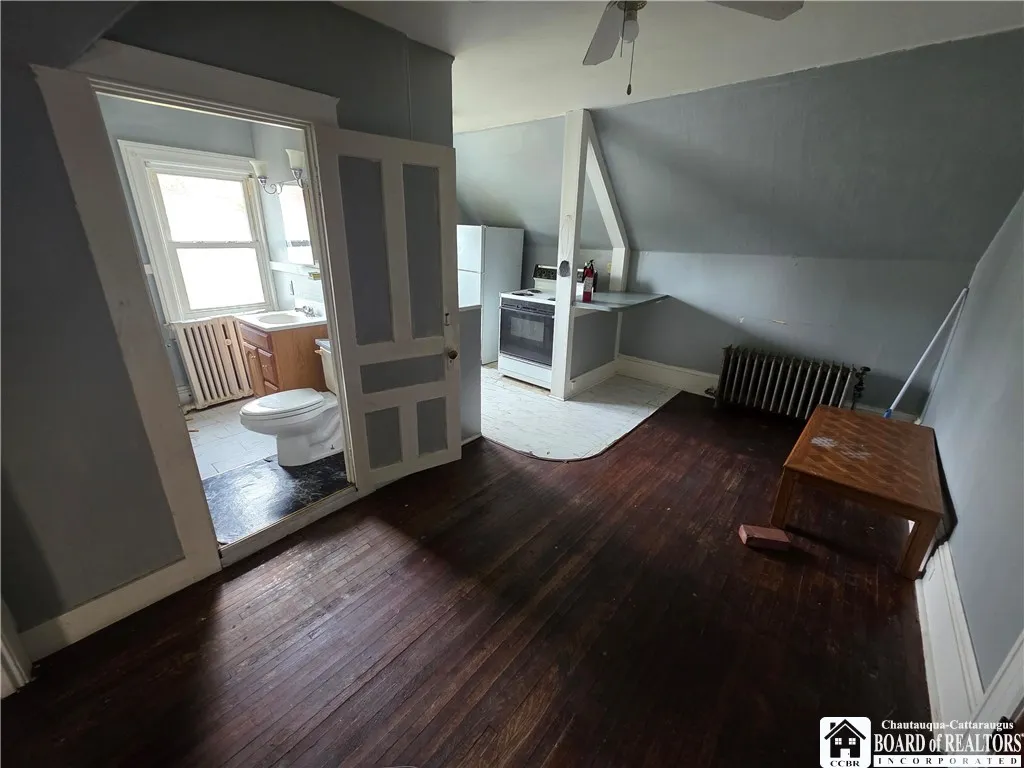 329 Crossman Street, Jamestown, New York 14701, Jamestown, New York 14701, 1 Bedroom Bedrooms, 3 Rooms Rooms,1 BathroomBathrooms,Residential Lease,For Rent,329 Crossman Street, Jamestown, New York 14701,0,R1646763