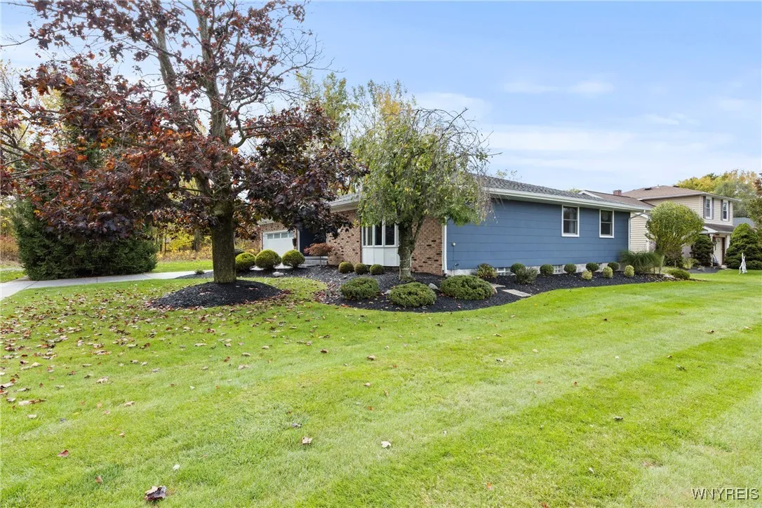 84 Annette Drive, West Seneca, New York 14224, West Seneca, New York 14224, 3 Bedrooms Bedrooms, 7 Rooms Rooms,1 BathroomBathrooms,Residential,For Sale,84 Annette Drive, West Seneca, New York 14224,0,B1646695