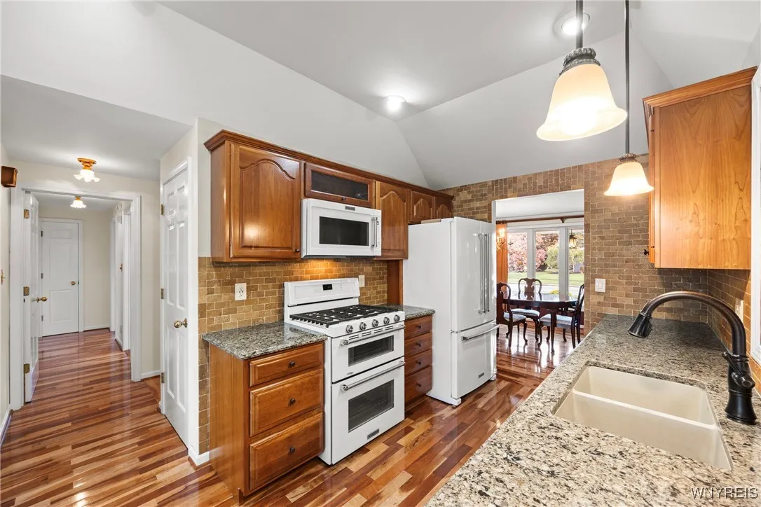 84 Annette Drive, West Seneca, New York 14224, West Seneca, New York 14224, 3 Bedrooms Bedrooms, 7 Rooms Rooms,1 BathroomBathrooms,Residential,For Sale,84 Annette Drive, West Seneca, New York 14224,0,B1646695