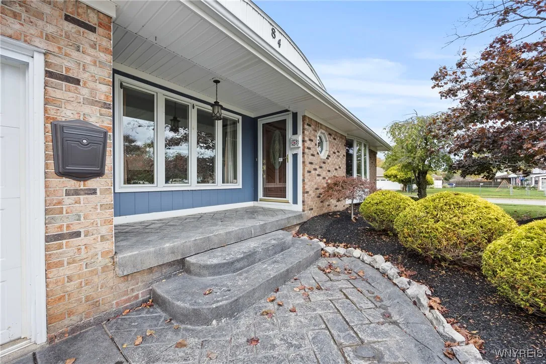 84 Annette Drive, West Seneca, New York 14224, West Seneca, New York 14224, 3 Bedrooms Bedrooms, 7 Rooms Rooms,1 BathroomBathrooms,Residential,For Sale,84 Annette Drive, West Seneca, New York 14224,0,B1646695