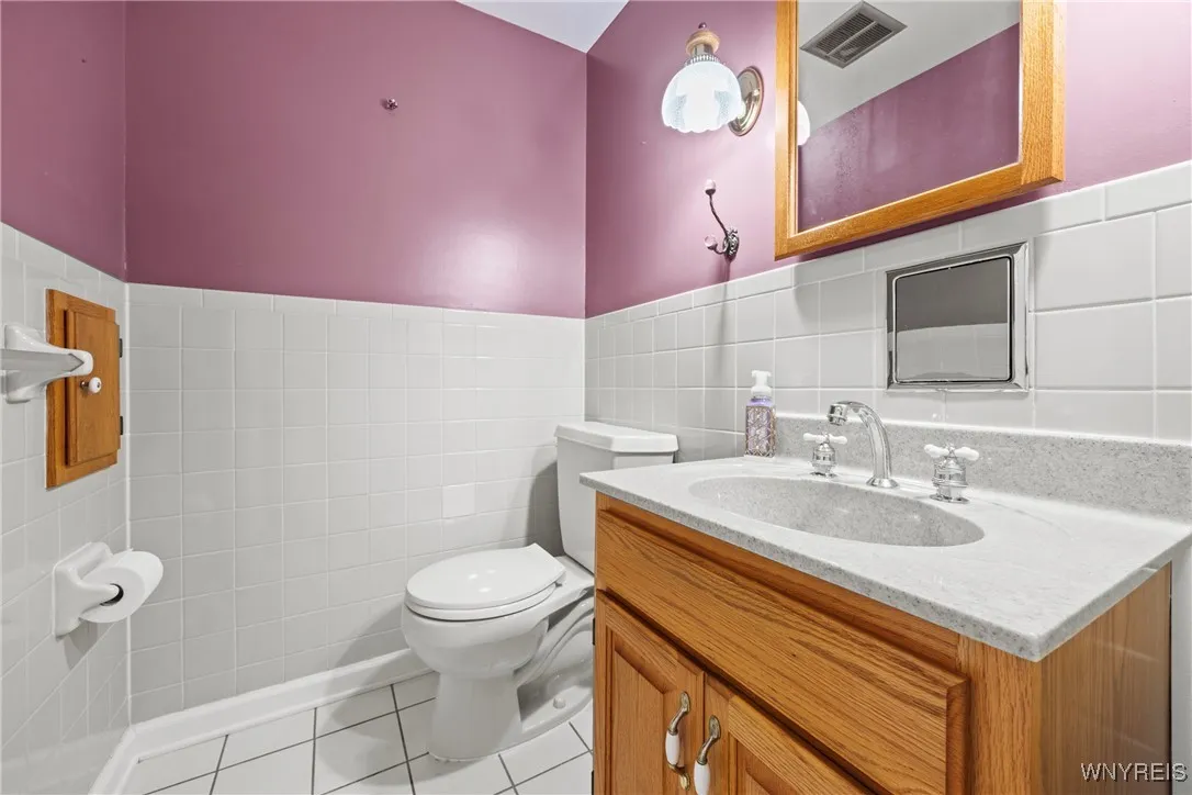 84 Annette Drive, West Seneca, New York 14224, West Seneca, New York 14224, 3 Bedrooms Bedrooms, 7 Rooms Rooms,1 BathroomBathrooms,Residential,For Sale,84 Annette Drive, West Seneca, New York 14224,0,B1646695