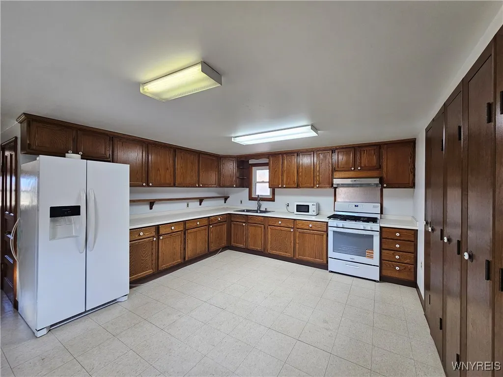 1970 Sturgeon Point Road, Evans, New York 14047, Evans, New York 14047, 4 Bedrooms Bedrooms, 7 Rooms Rooms,1 BathroomBathrooms,Residential Lease,For Rent,1970 Sturgeon Point Road, Evans, New York 14047,0,B1646776