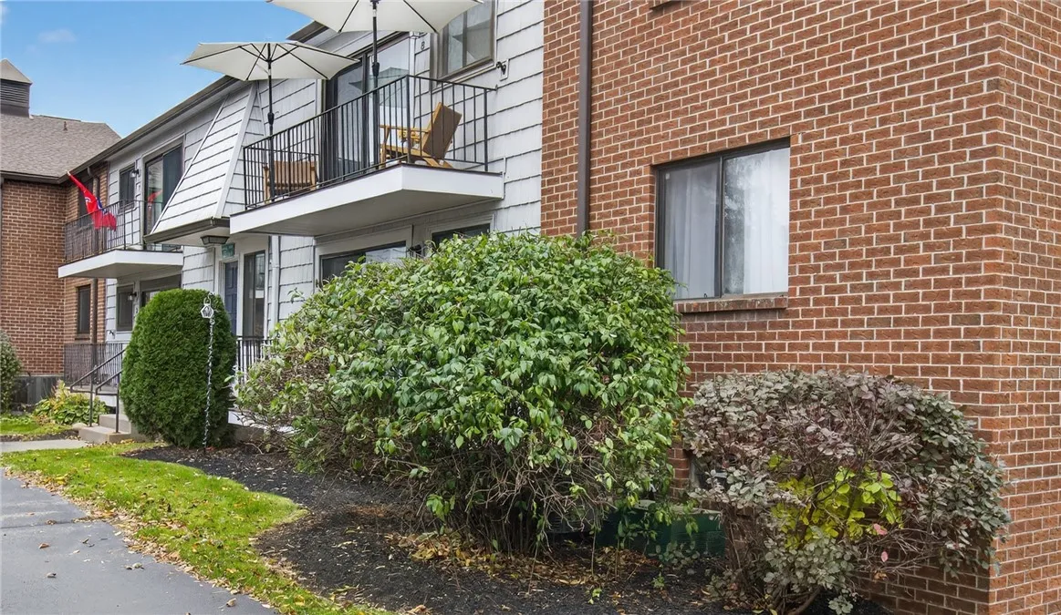 27-8 Great Wood Court 8, Perinton, New York 14450, Perinton, New York 14450, 1 Bedroom Bedrooms, 4 Rooms Rooms,1 BathroomBathrooms,Residential,Closed,27-8 Great Wood Court 8, Perinton, New York 14450,0,R1644192