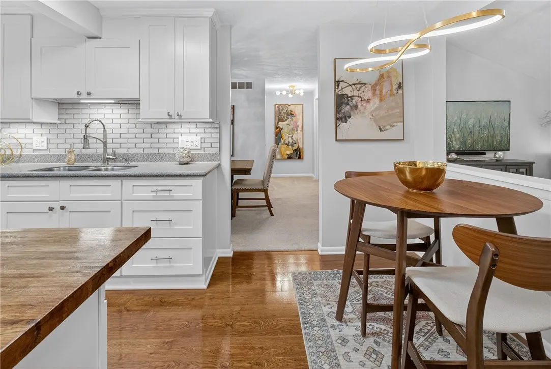 27-8 Great Wood Court 8, Perinton, New York 14450, Perinton, New York 14450, 1 Bedroom Bedrooms, 4 Rooms Rooms,1 BathroomBathrooms,Residential,Closed,27-8 Great Wood Court 8, Perinton, New York 14450,0,R1644192