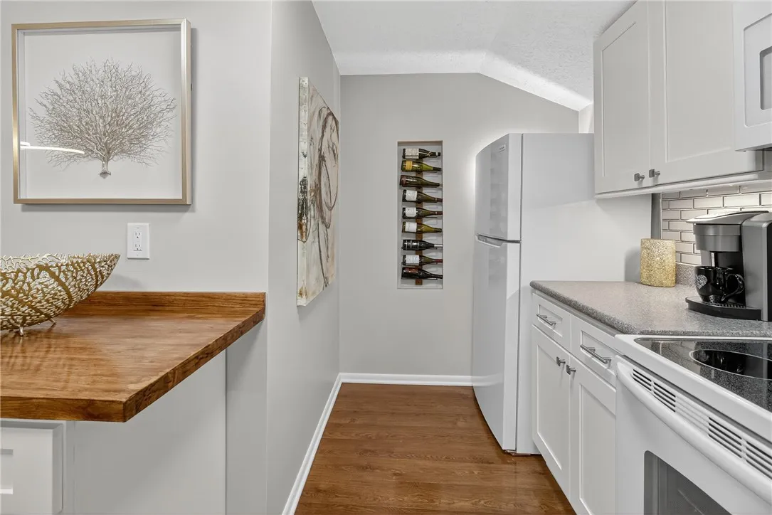 27-8 Great Wood Court 8, Perinton, New York 14450, Perinton, New York 14450, 1 Bedroom Bedrooms, 4 Rooms Rooms,1 BathroomBathrooms,Residential,Closed,27-8 Great Wood Court 8, Perinton, New York 14450,0,R1644192
