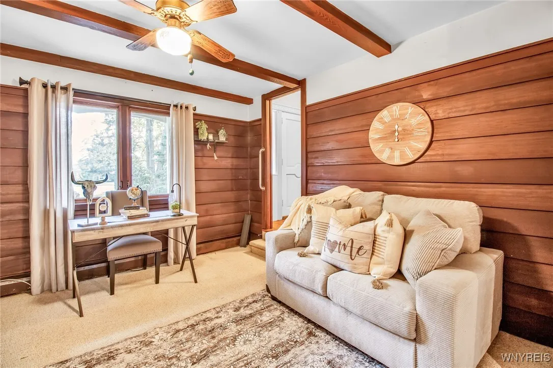 office/additional sitting room off of foyer