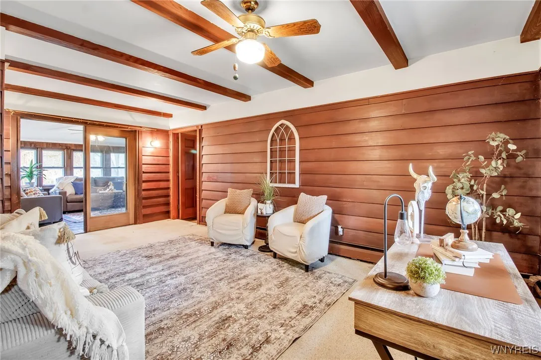 office/additional sitting room off of foyer