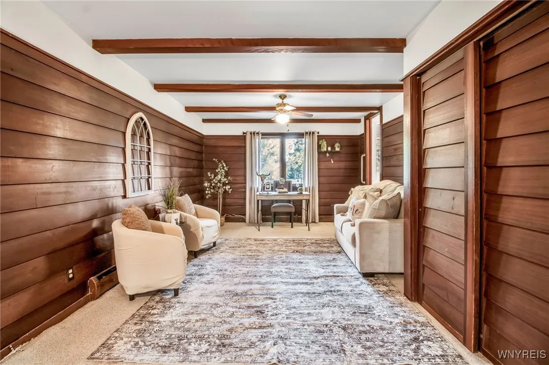 office/additional sitting room off of foyer