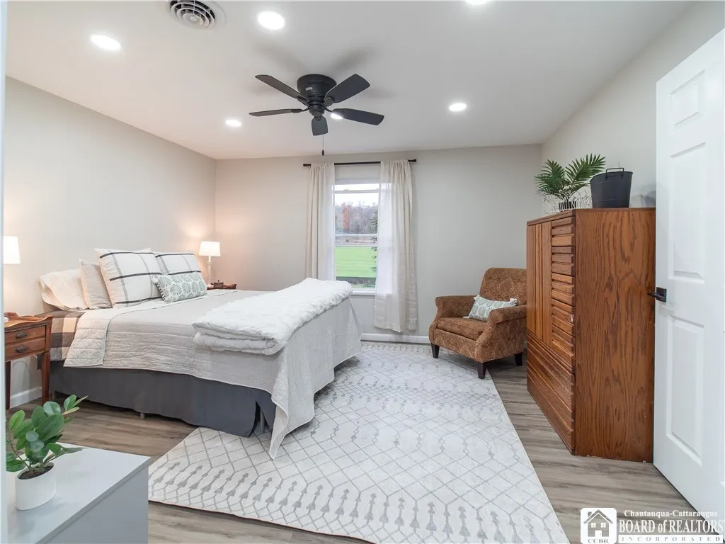 Create your custom primary suite or enjoy it just like it is!
