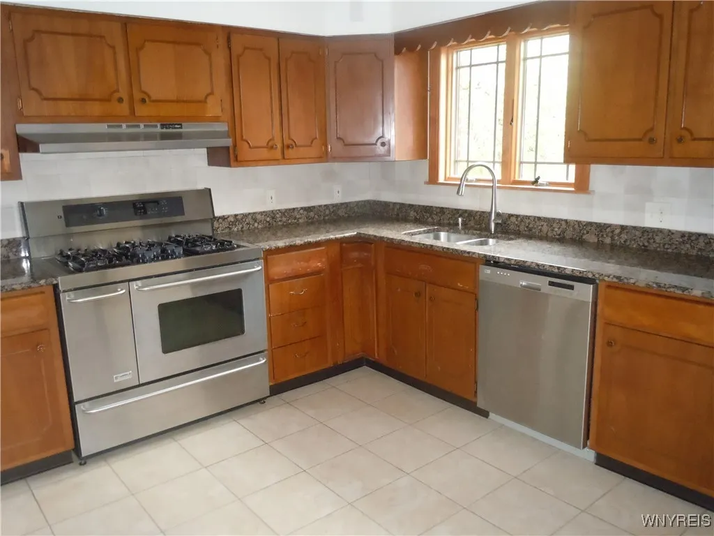 437 French Road, Cheektowaga, New York 14227, Cheektowaga, New York 14227, 4 Bedrooms Bedrooms, 8 Rooms Rooms,1 BathroomBathrooms,Residential,For Sale,437 French Road, Cheektowaga, New York 14227,0,B1643324