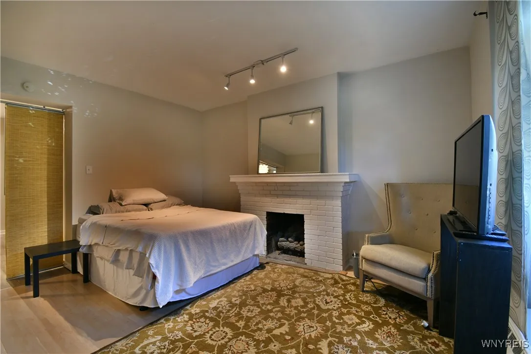 54 Normal Street 1, Buffalo, New York 14201, Buffalo, New York 14201, 2 Bedrooms Bedrooms, 5 Rooms Rooms,1 BathroomBathrooms,Residential Lease,For Rent,54 Normal Street 1, Buffalo, New York 14201,0,B1646739