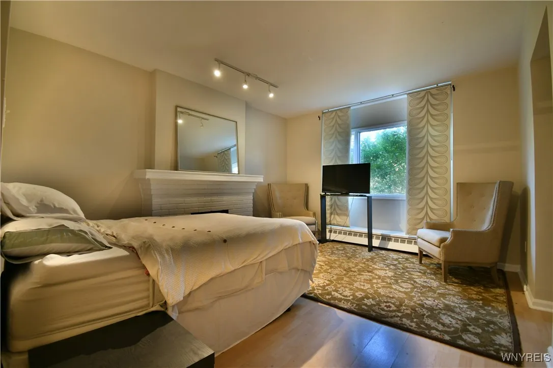 54 Normal Street 1, Buffalo, New York 14201, Buffalo, New York 14201, 2 Bedrooms Bedrooms, 5 Rooms Rooms,1 BathroomBathrooms,Residential Lease,For Rent,54 Normal Street 1, Buffalo, New York 14201,0,B1646739