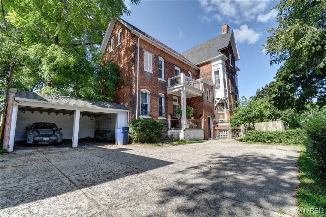 54 Normal Street 1, Buffalo, New York 14201, Buffalo, New York 14201, 2 Bedrooms Bedrooms, 5 Rooms Rooms,1 BathroomBathrooms,Residential Lease,For Rent,54 Normal Street 1, Buffalo, New York 14201,0,B1646739