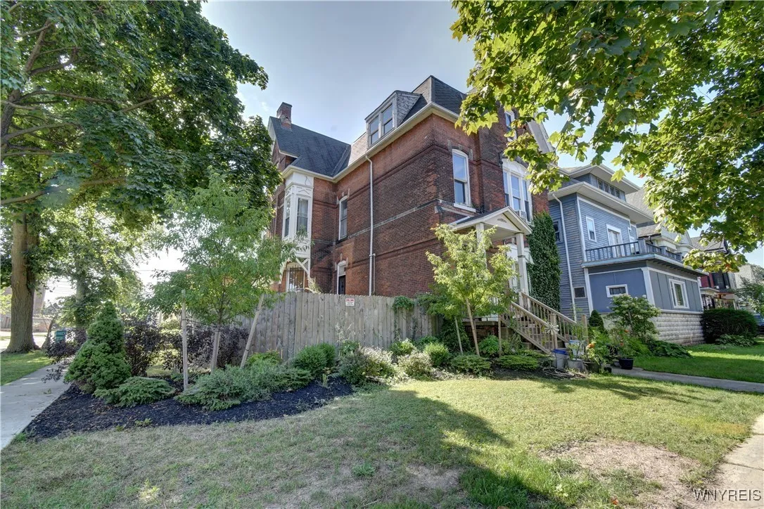 54 Normal Street 1, Buffalo, New York 14201, Buffalo, New York 14201, 2 Bedrooms Bedrooms, 5 Rooms Rooms,1 BathroomBathrooms,Residential Lease,For Rent,54 Normal Street 1, Buffalo, New York 14201,0,B1646739