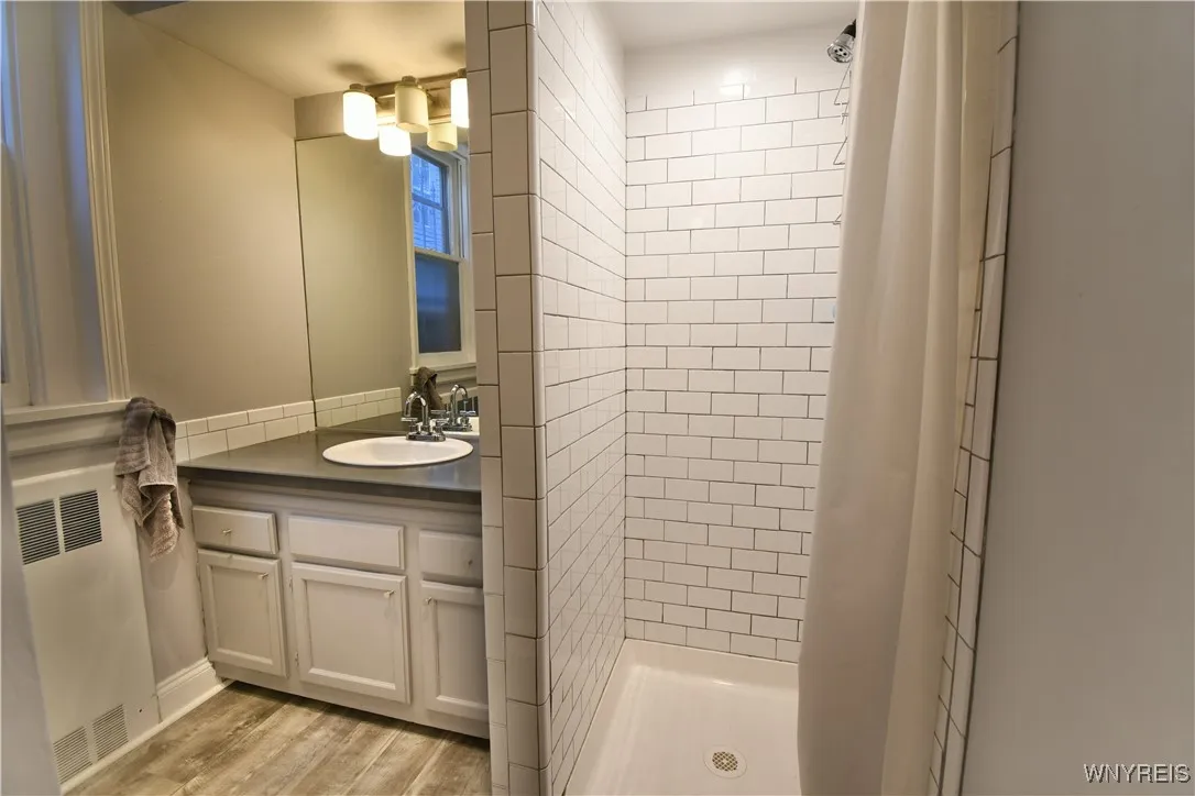 54 Normal Street 1, Buffalo, New York 14201, Buffalo, New York 14201, 2 Bedrooms Bedrooms, 5 Rooms Rooms,1 BathroomBathrooms,Residential Lease,For Rent,54 Normal Street 1, Buffalo, New York 14201,0,B1646739