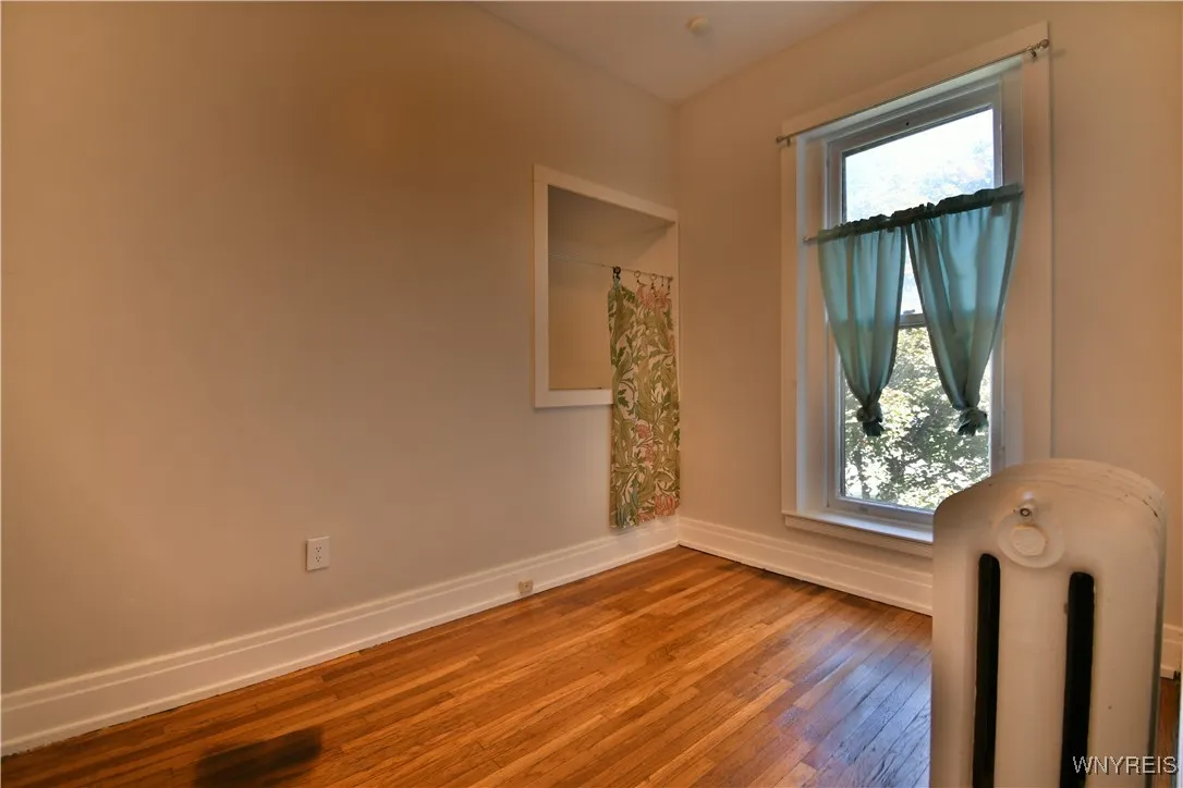 54 Normal Street 1, Buffalo, New York 14201, Buffalo, New York 14201, 2 Bedrooms Bedrooms, 5 Rooms Rooms,1 BathroomBathrooms,Residential Lease,For Rent,54 Normal Street 1, Buffalo, New York 14201,0,B1646739