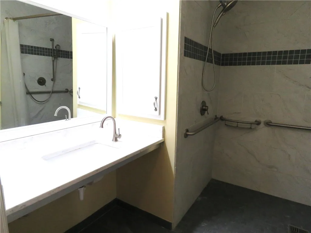 72 Harrier Circle, Henrietta, New York 14623, Henrietta, New York 14623, 2 Bedrooms Bedrooms, 7 Rooms Rooms,2 BathroomsBathrooms,Residential,For Sale,72 Harrier Circle, Henrietta, New York 14623,0,R1646521