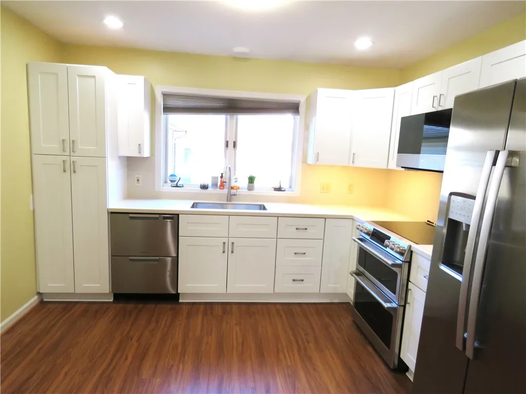 72 Harrier Circle, Henrietta, New York 14623, Henrietta, New York 14623, 2 Bedrooms Bedrooms, 7 Rooms Rooms,2 BathroomsBathrooms,Residential,For Sale,72 Harrier Circle, Henrietta, New York 14623,0,R1646521