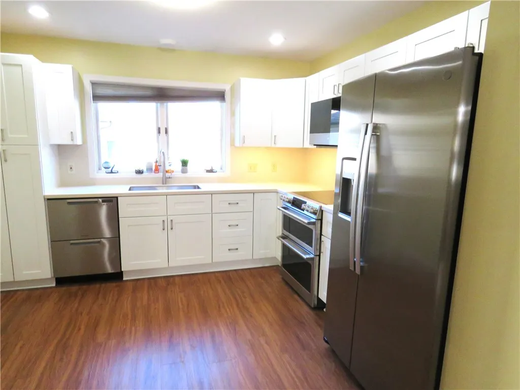 72 Harrier Circle, Henrietta, New York 14623, Henrietta, New York 14623, 2 Bedrooms Bedrooms, 7 Rooms Rooms,2 BathroomsBathrooms,Residential,For Sale,72 Harrier Circle, Henrietta, New York 14623,0,R1646521