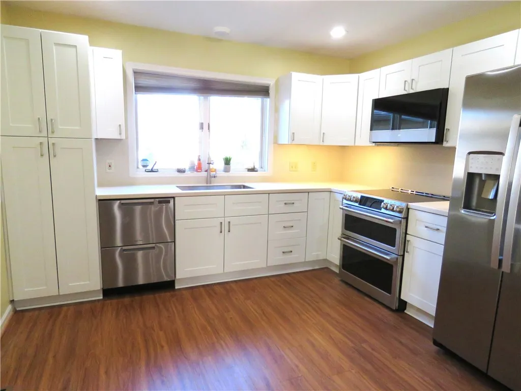 72 Harrier Circle, Henrietta, New York 14623, Henrietta, New York 14623, 2 Bedrooms Bedrooms, 7 Rooms Rooms,2 BathroomsBathrooms,Residential,For Sale,72 Harrier Circle, Henrietta, New York 14623,0,R1646521