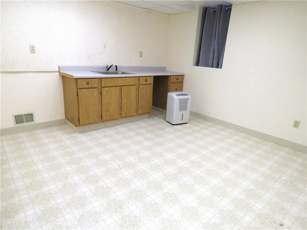 72 Harrier Circle, Henrietta, New York 14623, Henrietta, New York 14623, 2 Bedrooms Bedrooms, 7 Rooms Rooms,2 BathroomsBathrooms,Residential,For Sale,72 Harrier Circle, Henrietta, New York 14623,0,R1646521