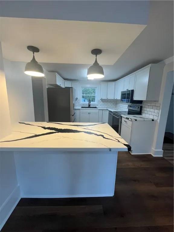 6812 Lakeside Road, Ontario, New York 14519, Ontario, New York 14519, 3 Bedrooms Bedrooms, 8 Rooms Rooms,1 BathroomBathrooms,Residential Lease,For Rent,6812 Lakeside Road, Ontario, New York 14519,0,R1646527