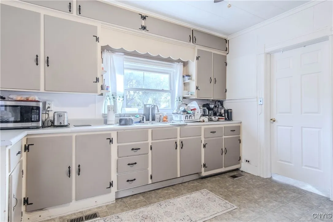 523 Arsenal Street, Watertown City, New York 13601, Watertown City, New York 13601, 9 Rooms Rooms,Commercial Sale,For Sale,523 Arsenal Street, Watertown City, New York 13601,0,S1645030