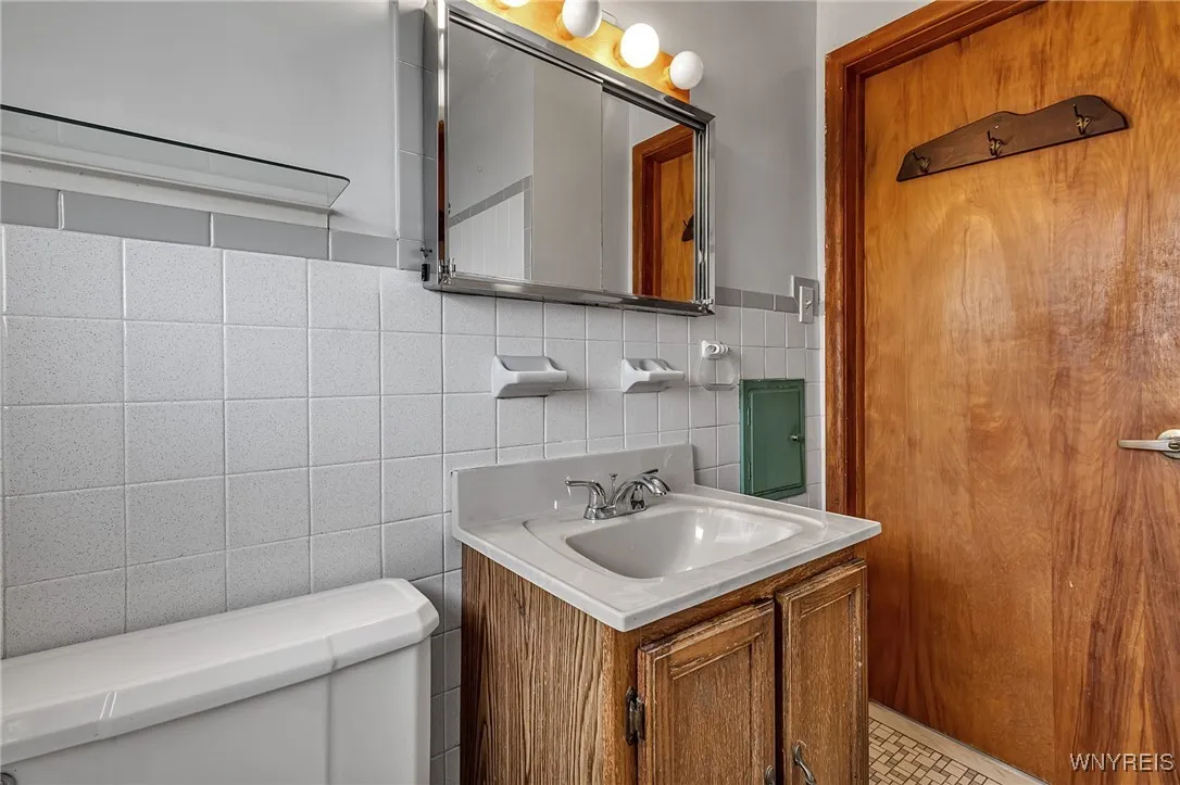 5119 Glendale Avenue, Hamburg, New York 14075, Hamburg, New York 14075, 3 Bedrooms Bedrooms, 6 Rooms Rooms,1 BathroomBathrooms,Residential,Closed,5119 Glendale Avenue, Hamburg, New York 14075,0,B1646532