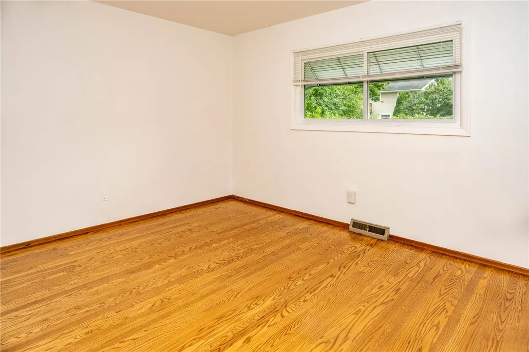 36 Brendan Circle, Henrietta, New York 14467, Henrietta, New York 14467, 4 Bedrooms Bedrooms, 8 Rooms Rooms,2 BathroomsBathrooms,Residential Lease,For Rent,36 Brendan Circle, Henrietta, New York 14467,0,R1638522