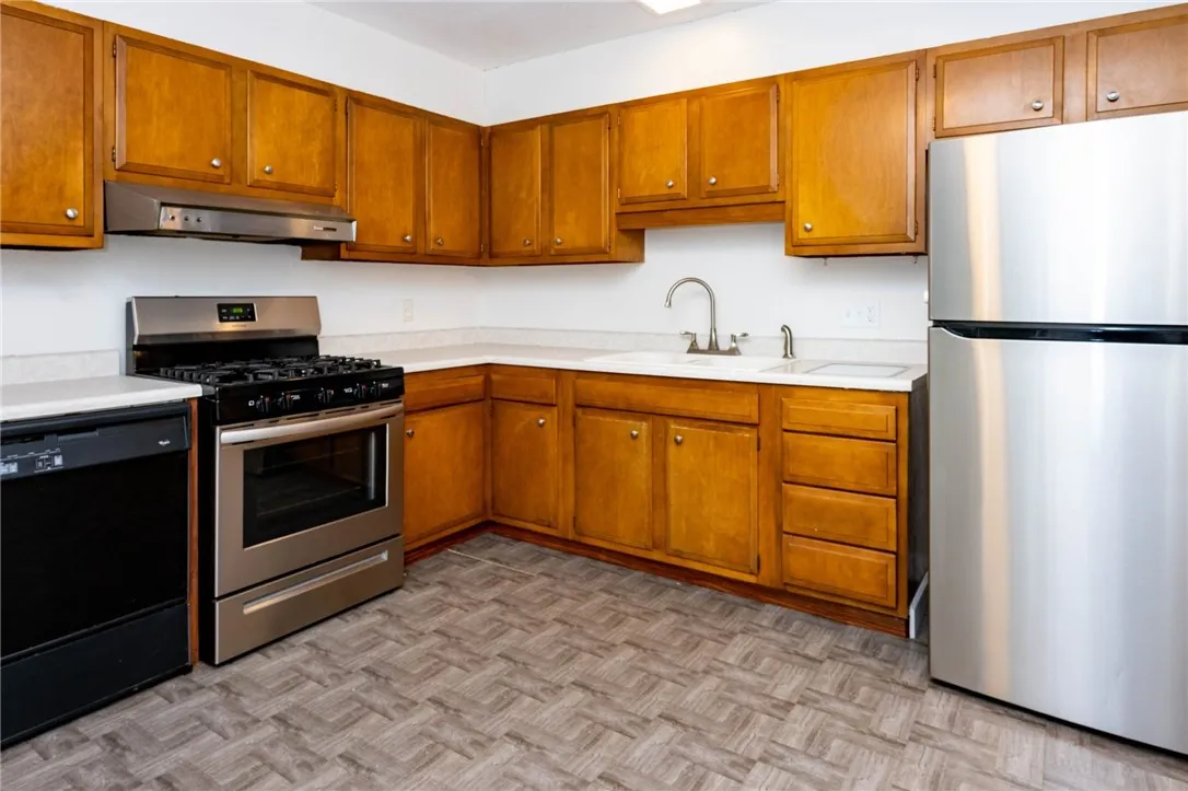 36 Brendan Circle, Henrietta, New York 14467, Henrietta, New York 14467, 4 Bedrooms Bedrooms, 8 Rooms Rooms,2 BathroomsBathrooms,Residential Lease,For Rent,36 Brendan Circle, Henrietta, New York 14467,0,R1638522