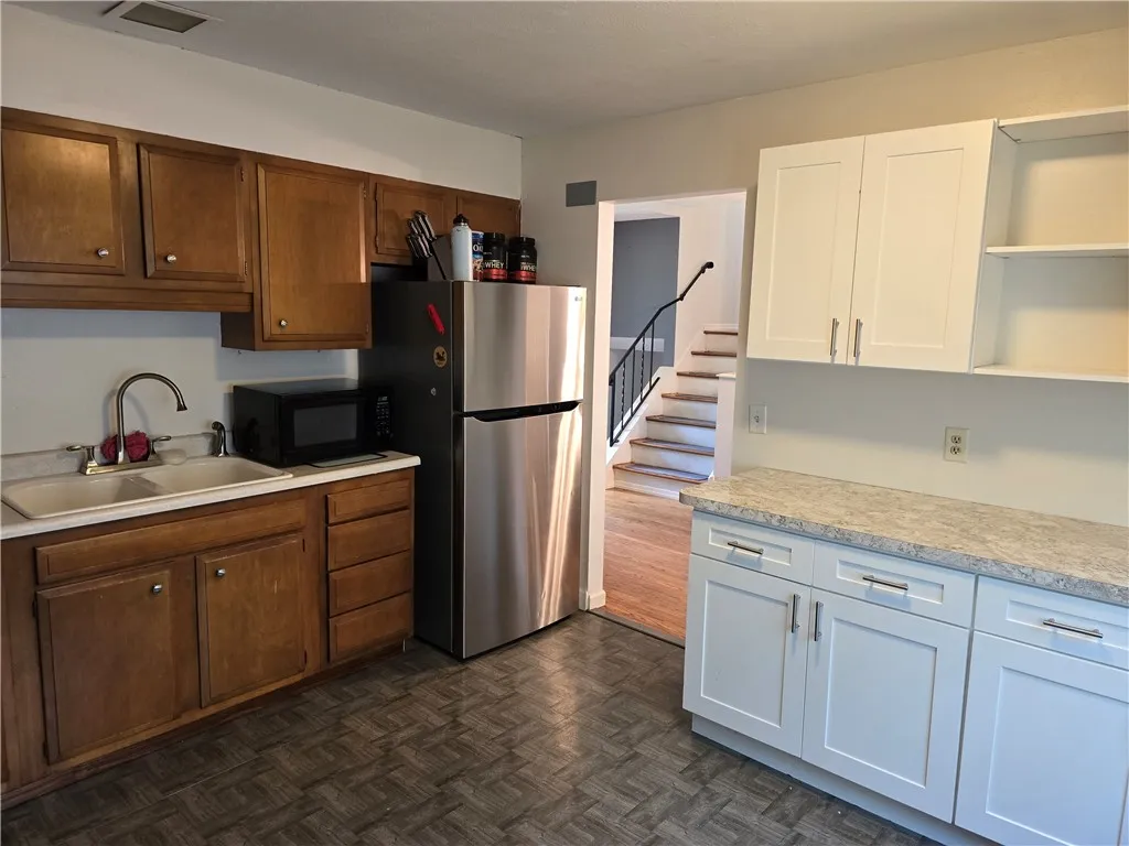 36 Brendan Circle, Henrietta, New York 14467, Henrietta, New York 14467, 4 Bedrooms Bedrooms, 8 Rooms Rooms,2 BathroomsBathrooms,Residential Lease,For Rent,36 Brendan Circle, Henrietta, New York 14467,0,R1638522