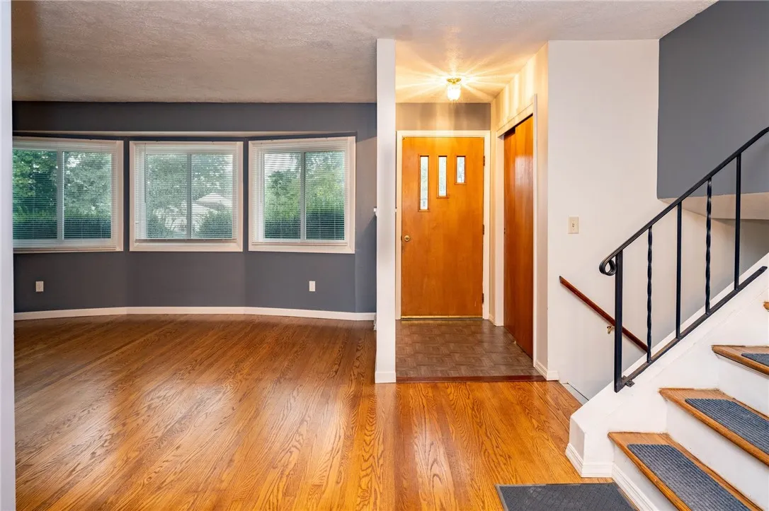 36 Brendan Circle, Henrietta, New York 14467, Henrietta, New York 14467, 4 Bedrooms Bedrooms, 8 Rooms Rooms,2 BathroomsBathrooms,Residential Lease,For Rent,36 Brendan Circle, Henrietta, New York 14467,0,R1638522