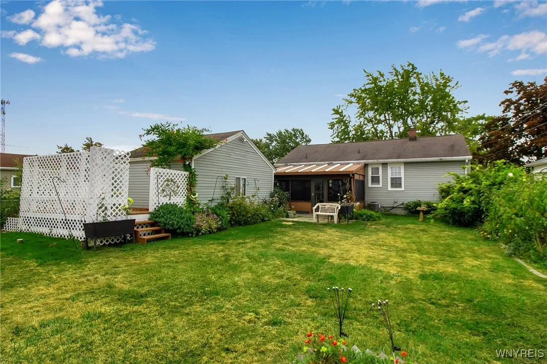 428 Mcconkey Drive, Tonawanda, New York 14223, Tonawanda, New York 14223, 3 Bedrooms Bedrooms, 5 Rooms Rooms,1 BathroomBathrooms,Residential,For Sale,428 Mcconkey Drive, Tonawanda, New York 14223,0,B1642653