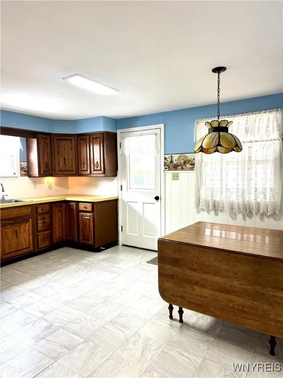 89 White Road, Cheektowaga, New York 14225, Cheektowaga, New York 14225, 4 Bedrooms Bedrooms, 6 Rooms Rooms,1 BathroomBathrooms,Residential,For Sale,89 White Road, Cheektowaga, New York 14225,0,B1646761