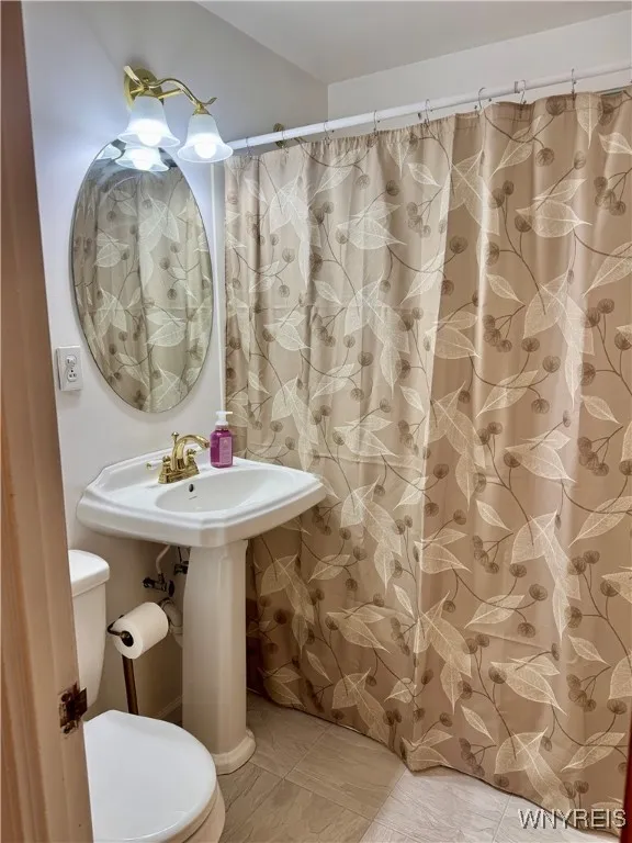 89 White Road, Cheektowaga, New York 14225, Cheektowaga, New York 14225, 4 Bedrooms Bedrooms, 6 Rooms Rooms,1 BathroomBathrooms,Residential,For Sale,89 White Road, Cheektowaga, New York 14225,0,B1646761