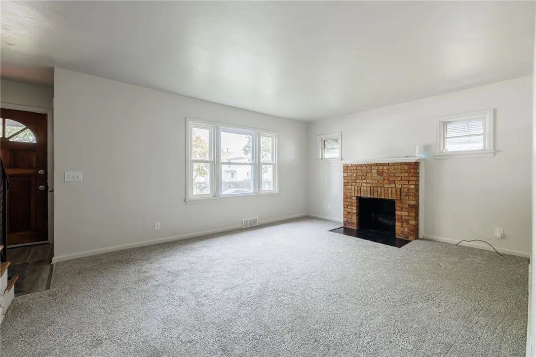 67 Keller Street, Rochester, New York 14609, Rochester, New York 14609, 4 Bedrooms Bedrooms, 6 Rooms Rooms,1 BathroomBathrooms,Residential,For Sale,67 Keller Street, Rochester, New York 14609,0,R1646598