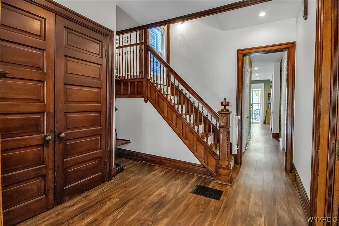 288 Baynes Street, Buffalo, New York 14213, Buffalo, New York 14213, 4 Bedrooms Bedrooms, 7 Rooms Rooms,2 BathroomsBathrooms,Residential,Closed,288 Baynes Street, Buffalo, New York 14213,0,B1646247