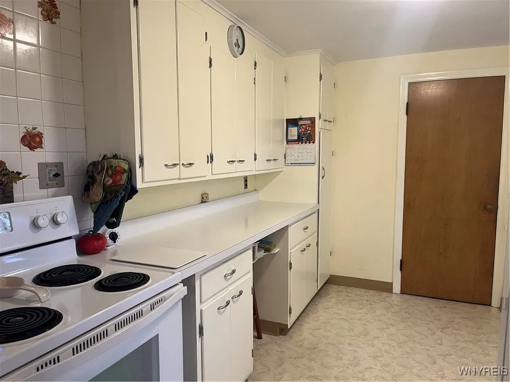 740 Parkhurst Boulevard, Tonawanda, New York 14223, Tonawanda, New York 14223, 5 Bedrooms Bedrooms, 8 Rooms Rooms,1 BathroomBathrooms,Residential,For Sale,740 Parkhurst Boulevard, Tonawanda, New York 14223,0,B1646867