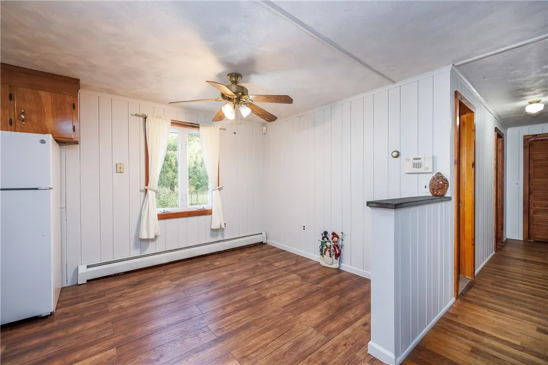 3851 Mount Read Boulevard, Greece, New York 14616, Greece, New York 14616, 3 Bedrooms Bedrooms, 5 Rooms Rooms,1 BathroomBathrooms,Residential,For Sale,3851 Mount Read Boulevard, Greece, New York 14616,0,R1646254