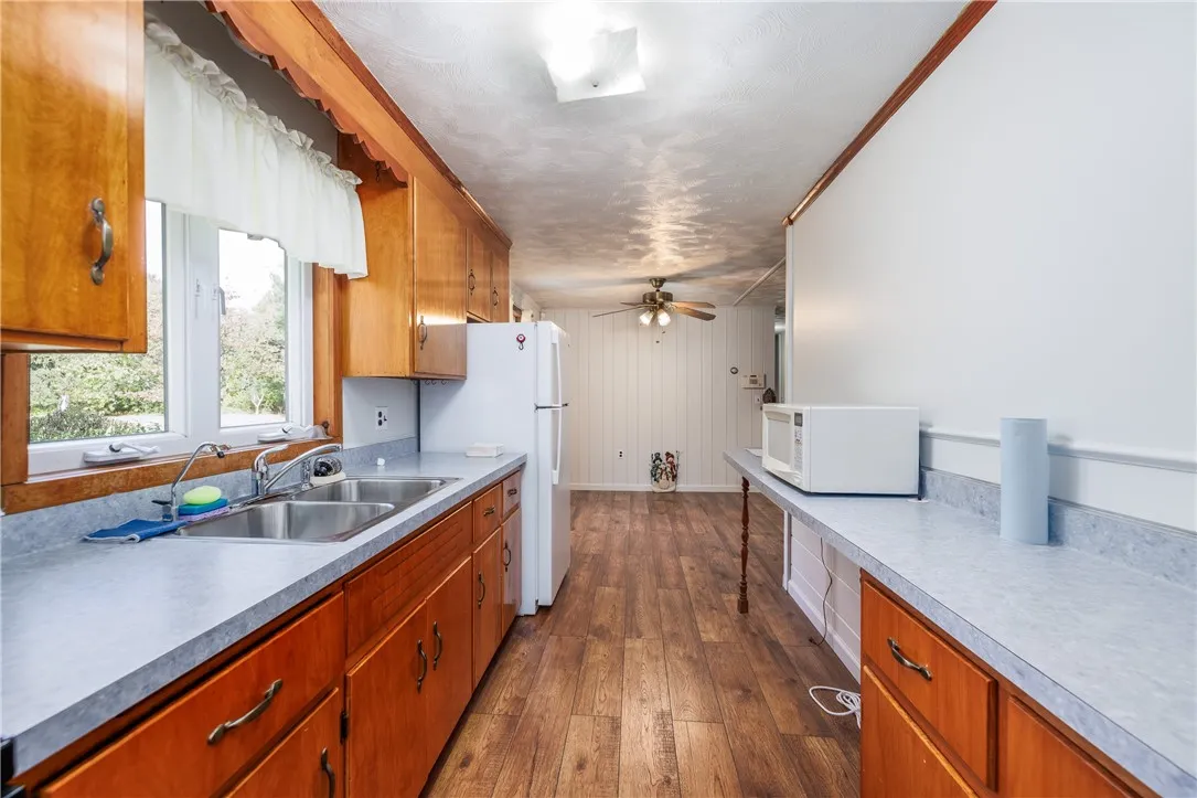 3851 Mount Read Boulevard, Greece, New York 14616, Greece, New York 14616, 3 Bedrooms Bedrooms, 5 Rooms Rooms,1 BathroomBathrooms,Residential,For Sale,3851 Mount Read Boulevard, Greece, New York 14616,0,R1646254