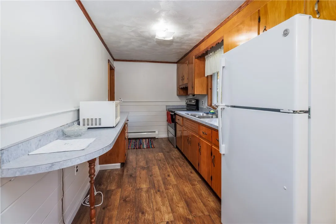 3851 Mount Read Boulevard, Greece, New York 14616, Greece, New York 14616, 3 Bedrooms Bedrooms, 5 Rooms Rooms,1 BathroomBathrooms,Residential,For Sale,3851 Mount Read Boulevard, Greece, New York 14616,0,R1646254