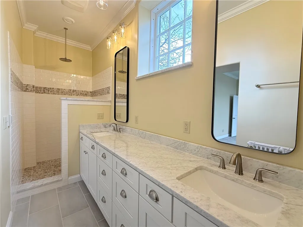 406 1c East 8th Street, Horseheads, New York 14903, Horseheads, New York 14903, 2 Bedrooms Bedrooms, 6 Rooms Rooms,2 BathroomsBathrooms,Residential Lease,For Rent,406 1c East 8th Street, Horseheads, New York 14903,0,R1646740