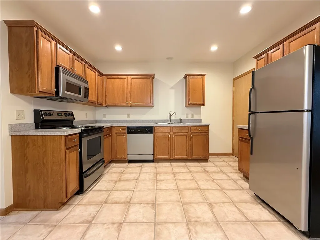 238 B Glenwood Avenue, Horseheads, New York 14903, Horseheads, New York 14903, 3 Bedrooms Bedrooms, 9 Rooms Rooms,1 BathroomBathrooms,Residential Lease,For Rent,238 B Glenwood Avenue, Horseheads, New York 14903,0,R1646732