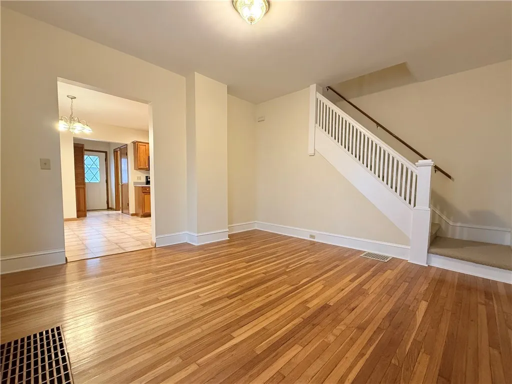 238 B Glenwood Avenue, Horseheads, New York 14903, Horseheads, New York 14903, 3 Bedrooms Bedrooms, 9 Rooms Rooms,1 BathroomBathrooms,Residential Lease,For Rent,238 B Glenwood Avenue, Horseheads, New York 14903,0,R1646732